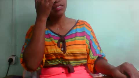 Snapshot of rinah856024 chatting on November 16, 2025, 6:19 am rinah856024 online show from November 16, 2025, 6:19 am