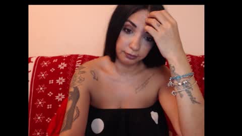 riri_mojo_92 online show from November 3, 2025, 8:54 pm