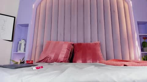 RIRI  online show from October 24, 2025, 9:22 pm