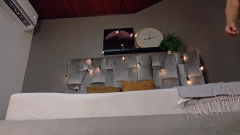 RIRI  online show from April 13, 2026, 7:41 pm