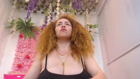 Snapshot of risitos_de_oro_ chatting on June 16, 2026, 6:43 pm Risitos De Oro online show from June 16, 2026, 6:43 pm