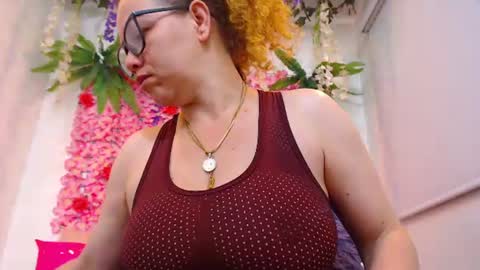 Snapshot of risitos_de_oro_ chatting on June 29, 2026, 10:15 am Risitos De Oro online show from June 29, 2026, 10:15 am