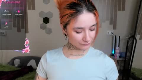 Snapshot of riskypussy chatting on September 26, 2025, 2:15 am MIley online show from September 26, 2025, 2:15 am