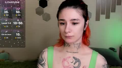 Snapshot of riskypussy chatting on October 28, 2025, 2:26 am MIley online show from October 28, 2025, 2:26 am