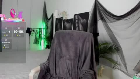 Alice online show from June 1, 2026, 8:43 pm