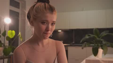 Snapshot of rivagosnell chatting on February 11, 2026, 4:12 pm Akemi online show from February 11, 2026, 4:12 pm