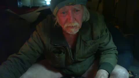 Snapshot of riverratggg chatting on August 8, 2026, 10:12 pm riveratggg online show from August 8, 2026, 10:12 pm