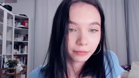 Rina online show from February 5, 2026, 3:38 pm