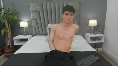 Roan Birkin online show from January 31, 2025, 8:54 pm