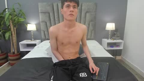 Roan Birkin online show from January 31, 2025, 11:56 pm