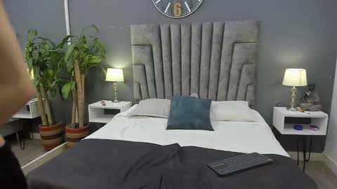 Roan Birkin online show from February 1, 2025, 7:23 pm