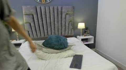 Roan Birkin online show from February 6, 2025, 2:44 am