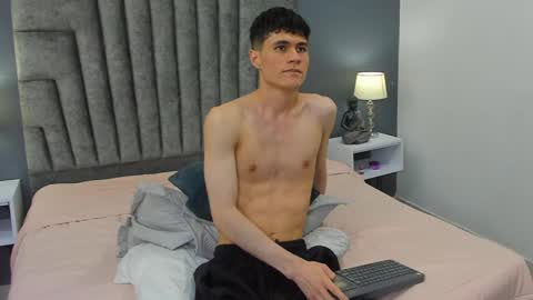 Roan Birkin online show from February 13, 2025, 1:29 am