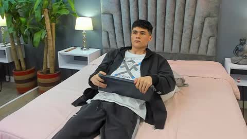 Roan Birkin online show from February 14, 2025, 1:34 am