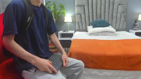 Roan Birkin online show from February 21, 2025, 2:50 am