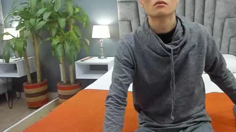 Roan Birkin online show from February 23, 2025, 7:28 pm