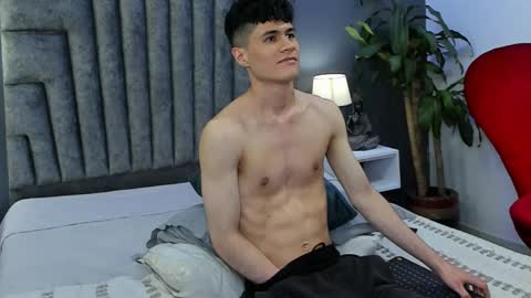 Roan Birkin online show from March 11, 2025, 1:48 am