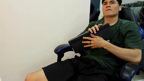 Roan Birkin online show from November 2, 2025, 8:00 pm