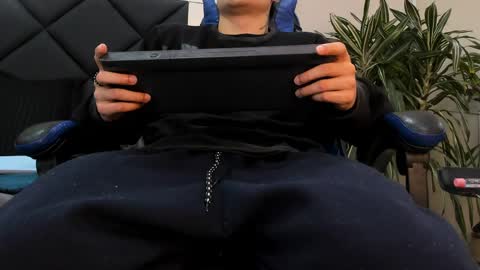 Roan Birkin online show from March 31, 2026, 7:25 pm