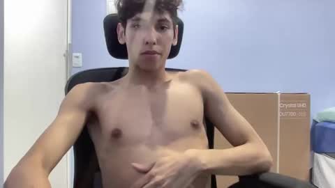 Snapshot of roandry909974 chatting on December 10, 2024, 2:16 am roandry909974 online show from December 10, 2024, 2:16 am