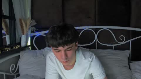 Robbie online show from May 12, 2026, 3:42 pm
