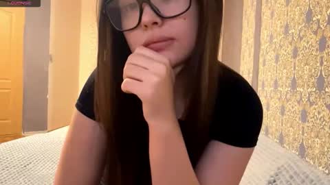 Snapshot of robbimckoy chatting on February 1, 2026, 12:59 pm Aya online show from February 1, 2026, 12:59 pm