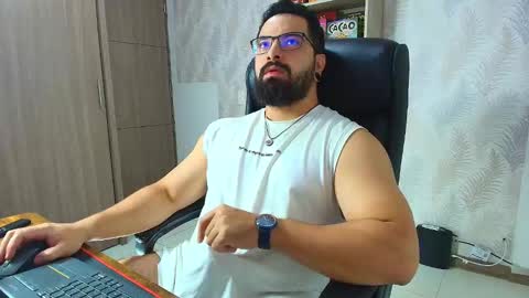 Snapshot of robby_k chatting on November 26, 2025, 12:22 am Robby online show from November 26, 2025, 12:22 am