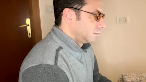 roberpierre_ho online show from February 22, 2026, 5:40 am