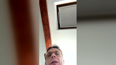 roberpierre_ho online show from March 1, 2026, 4:53 pm