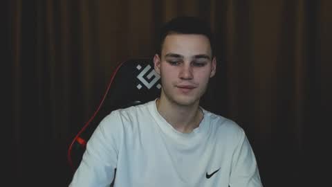 robert10211 online show from December 25, 2024, 6:19 pm