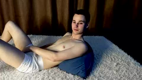 robert10211 online show from March 2, 2026, 5:08 am