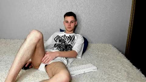 robert10211 online show from April 10, 2026, 5:50 pm