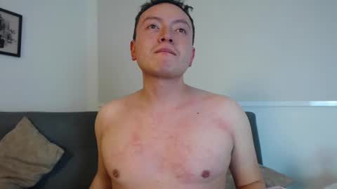 Snapshot of robert_honey chatting on September 20, 2025, 5:19 am Robert online show from September 20, 2025, 5:19 am