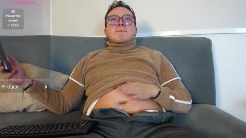 Snapshot of robert_honey chatting on September 30, 2025, 2:05 am Robert online show from September 30, 2025, 2:05 am