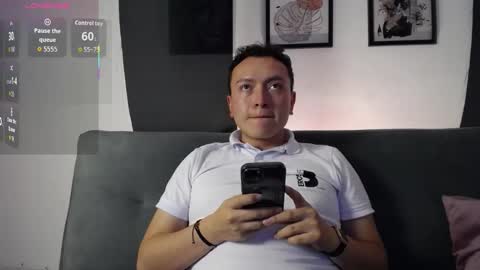 Snapshot of robert_honey chatting on November 7, 2025, 11:49 pm Robert online show from November 7, 2025, 11:49 pm