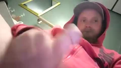 robertd5094 online show from March 12, 2025, 12:57 pm