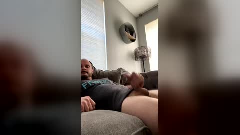 robertmichael1093 online show from April 24, 2026, 6:54 pm