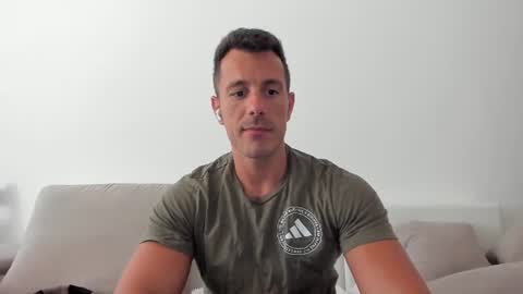 roberto4ever online show from July 4, 2026, 10:10 am