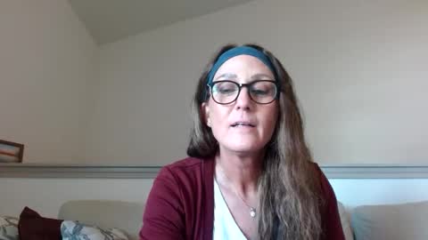 robin_ho_ online show from February 15, 2025, 8:43 pm