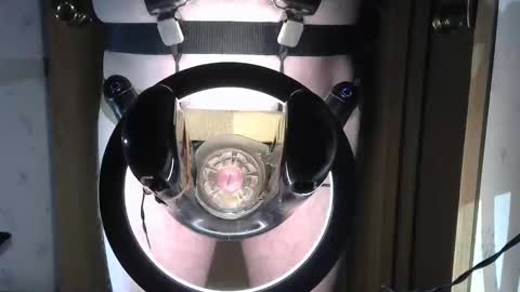 Snapshot of robodickmilker chatting on March 3, 2025, 9:05 pm Robodickmilker online show from March 3, 2025, 9:05 pm