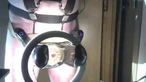 Snapshot of robodickmilker chatting on November 20, 2025, 2:56 am Robodickmilker online show from November 20, 2025, 2:56 am