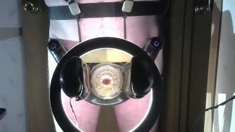 Snapshot of robodickmilker chatting on November 27, 2025, 6:10 pm Robodickmilker online show from November 27, 2025, 6:10 pm