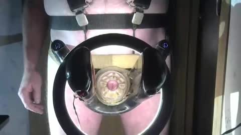 Snapshot of robodickmilker chatting on December 22, 2025, 11:35 pm Robodickmilker online show from December 22, 2025, 11:35 pm