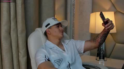 rocco_santos online show from October 28, 2025, 12:36 am