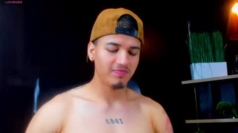 rocco_santos online show from July 1, 2026, 11:37 pm