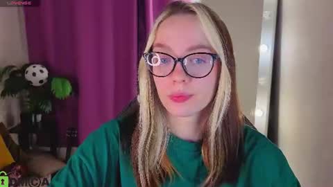 Snapshot of rockett_bunny chatting on June 28, 2026, 1:00 am Rockett online show from June 28, 2026, 1:00 am