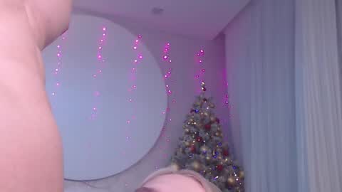 Lina and Den online show from December 19, 2025, 6:53 am