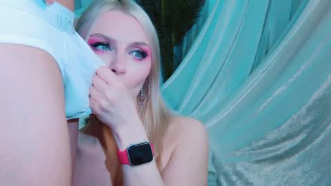 Lina and Den online show from April 6, 2026, 6:36 am