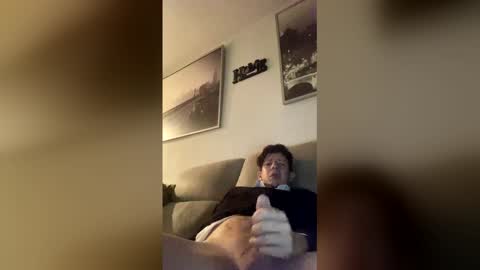 Snapshot of rogerbenid81 chatting on February 8, 2026, 1:53 am rogerbenid81 online show from February 8, 2026, 1:53 am