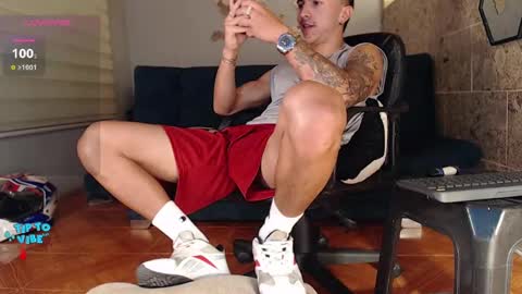 Snapshot of rogert_xx chatting on December 11, 2024, 5:53 am Rogert online show from December 11, 2024, 5:53 am